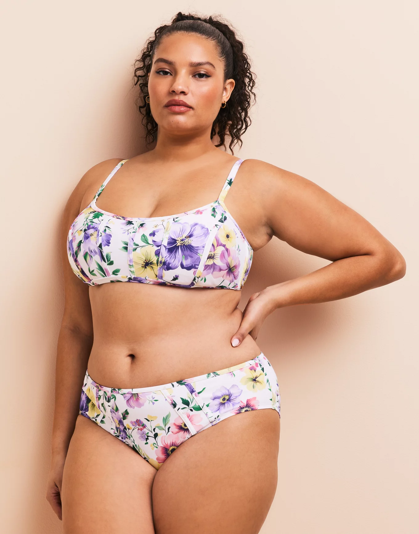 adore-me-swimsuit-curvy-woman