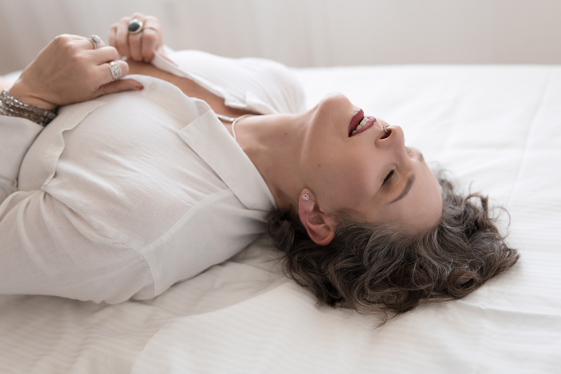 boudoir-photoshoot-sonoma-county-karen-morgan woman with lips parted